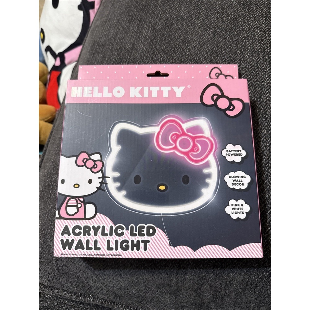 Hello Kitty Acrylic LED Wall Light, Battery Powered, Pink/White New (Lexi)